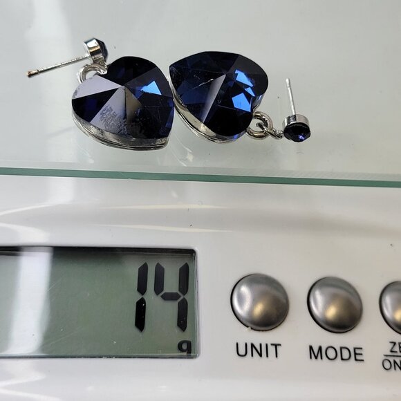 Heart Shaped Mini Earrings - Picture 6 of 8